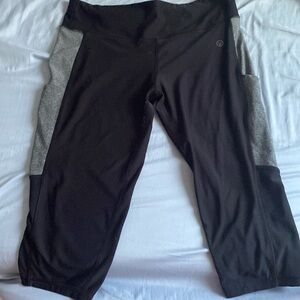 Black Yoga Capri